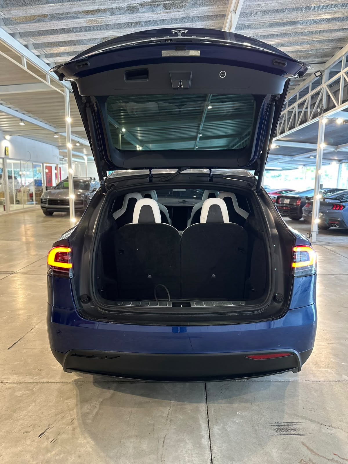 Tesla Model x 100D 2018 373,835 km $840,000 | Premium Used Car